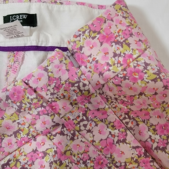 J.Crew Stretch Pink Floral Shorts Side zipper Women's size 6 - Picture 3 of 7
